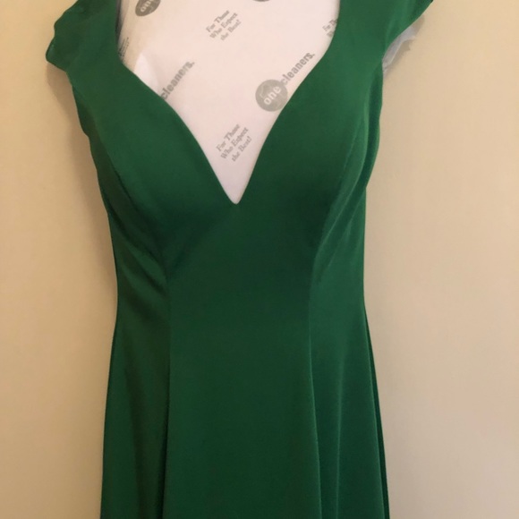 Green Tony Bowls Gown - Size 6 - Profess. Cleaned - Picture 6 of 8
